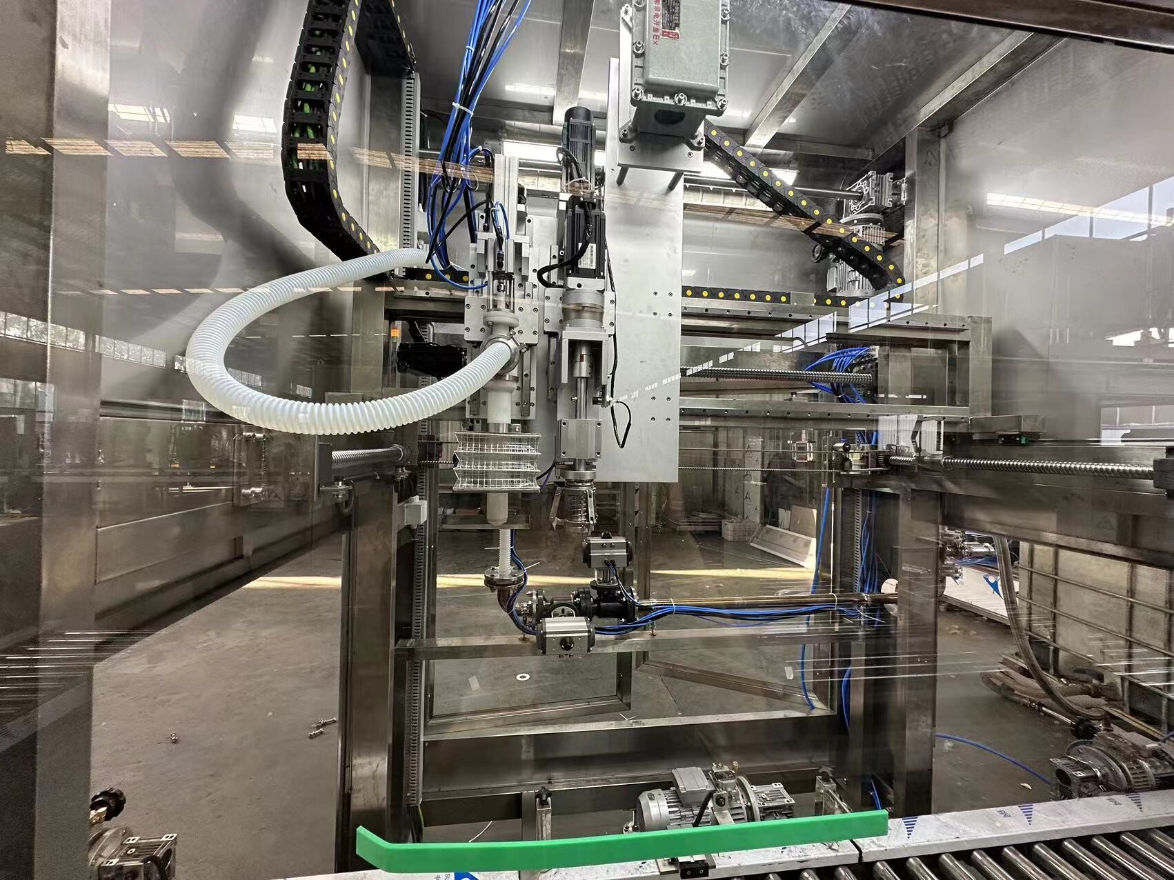 automatic visual  seeking  filling machine 