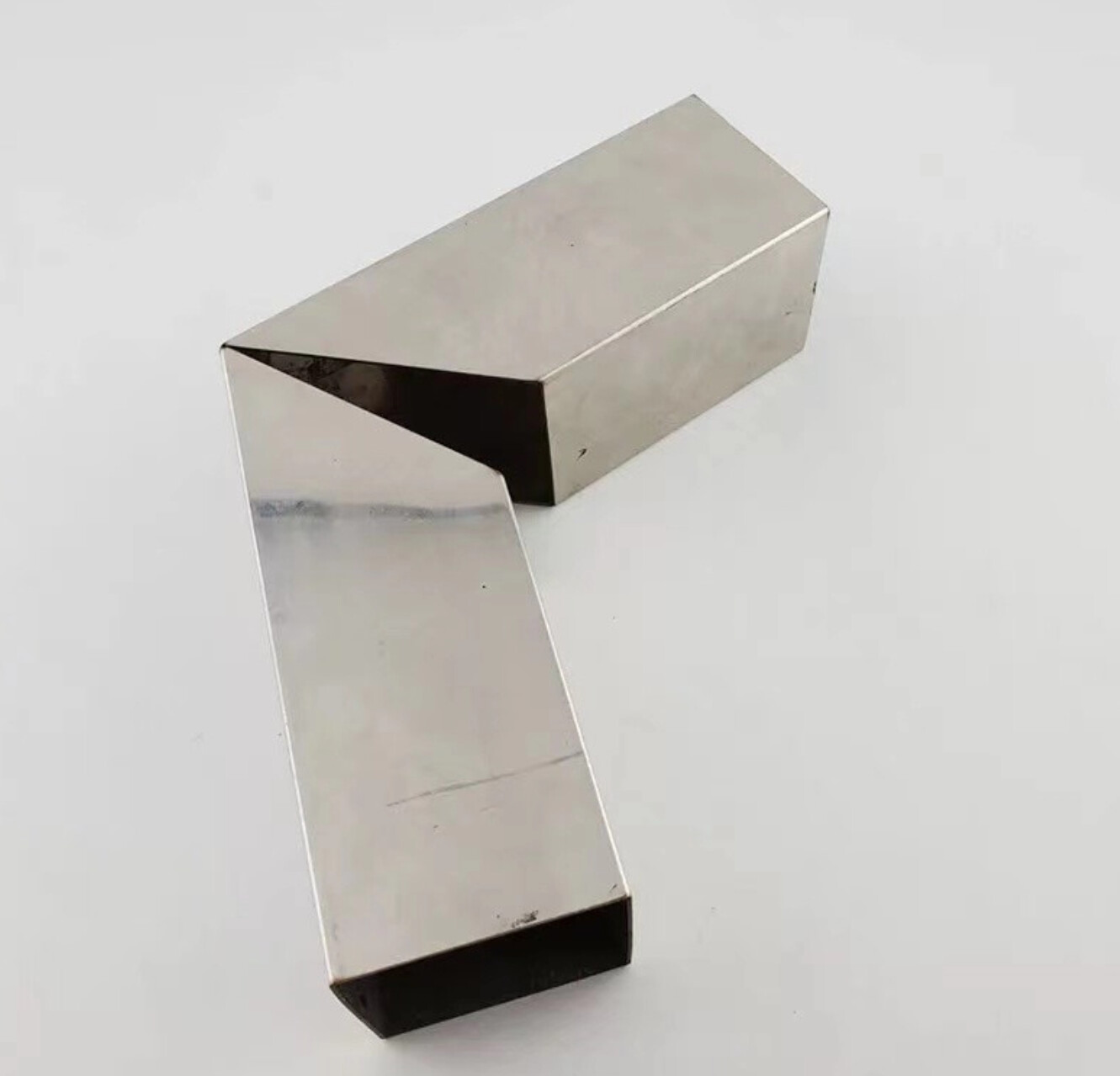 SS301 SS303 CNC Tube Laser Cutting Steel Parts Stainless Steel Sheet Metal Tube Services