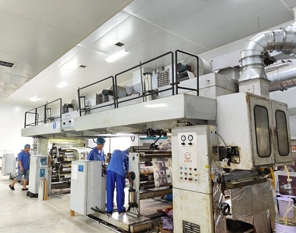 Mesin pembuat kantong multifungsi