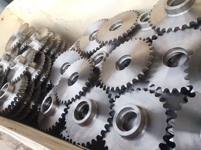 Jika sprocket keluar, itu harus diganti Jika sprocket keluar, itu harus diganti