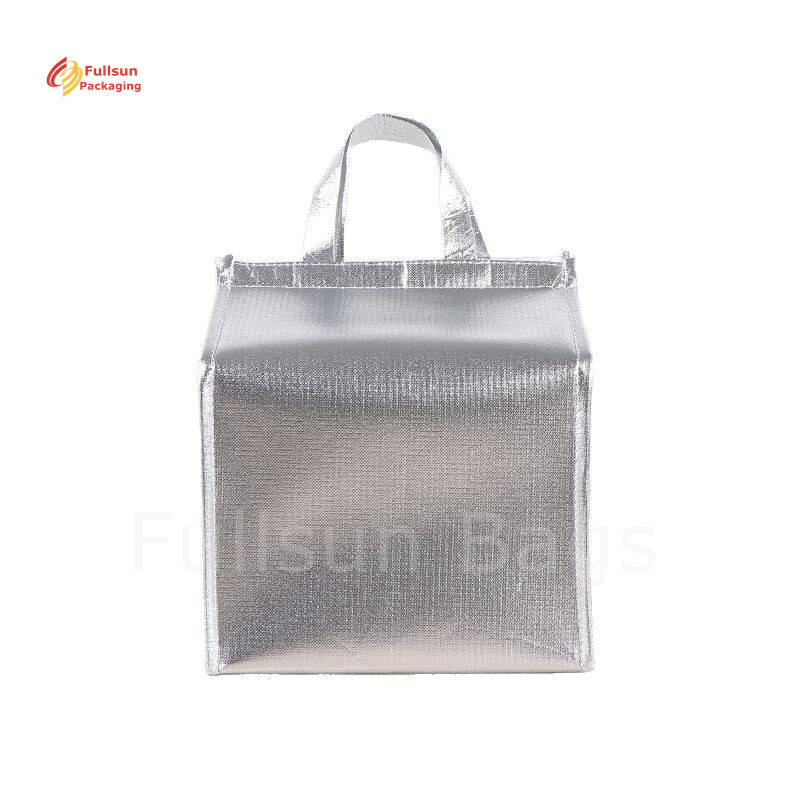 Pengiriman tas terisolasi