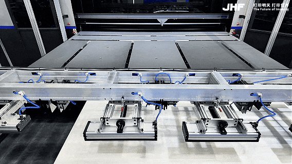 1764566807853988846816210944