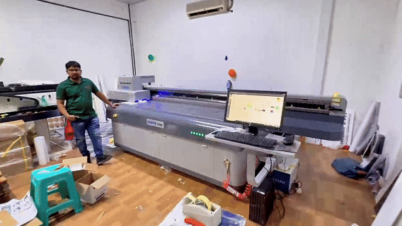 平板からロールまで、ドバイの顧客は効率的な生産ラインを構築している。