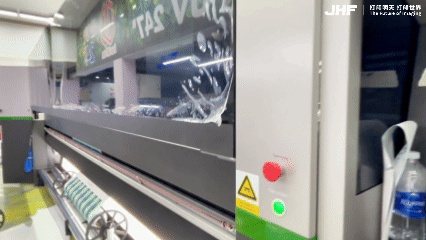 品質向上と効率化！R9000Proがベトナムのお客様の高品質印刷を支援します。