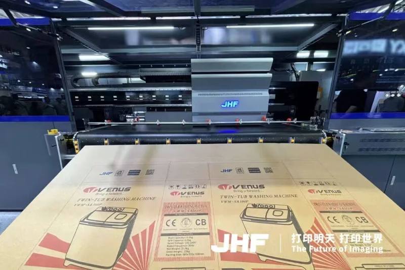 スピードで勝ち、精度で卓越する！JHF CZ2516 ダイレクト・トゥ・コルゲート包装用高速プリンターが新たな原動力を生み出す