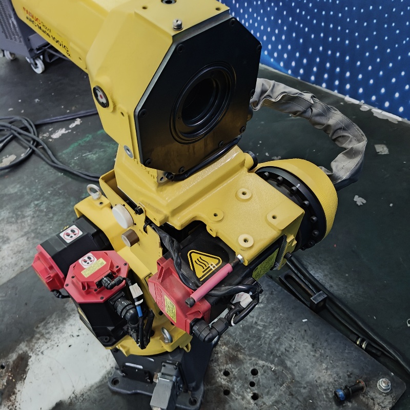 100iC-12 中古ファナックロボット