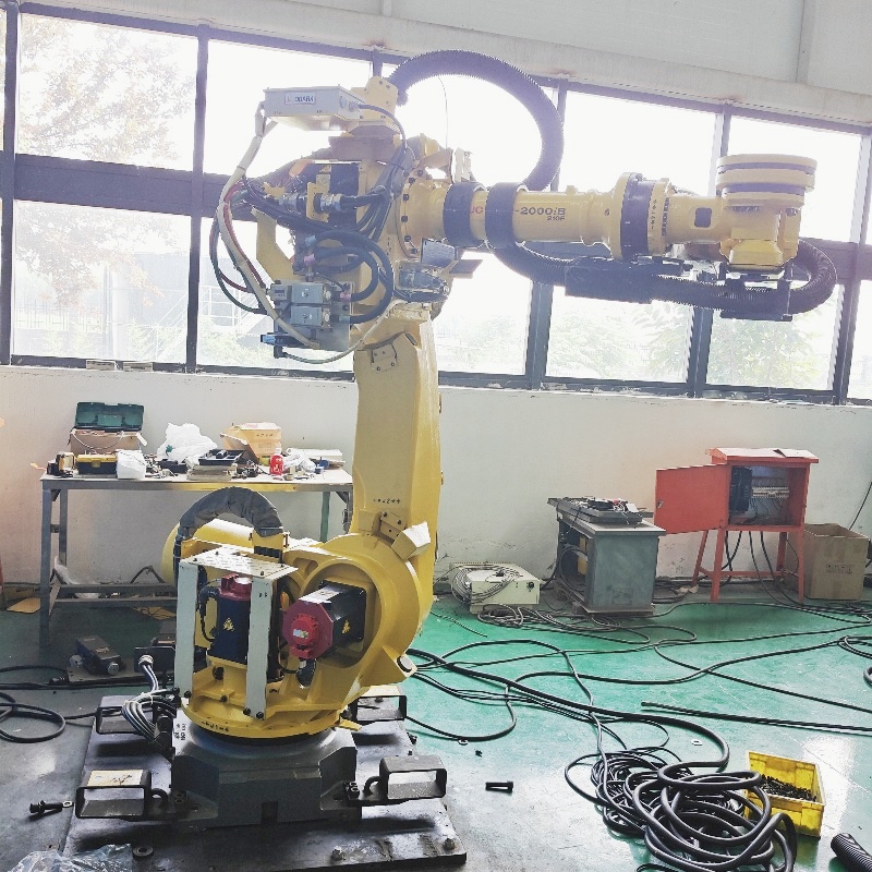 R-2000iB210F 中古ファナックロボット