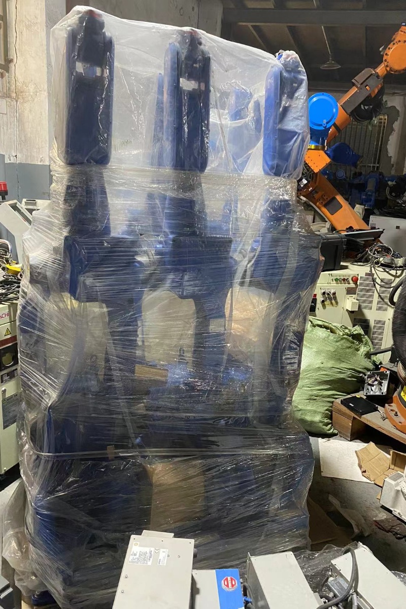 YR-UP6-A00 中古安川ロボット（位置変更機及び溶接ガン付き）