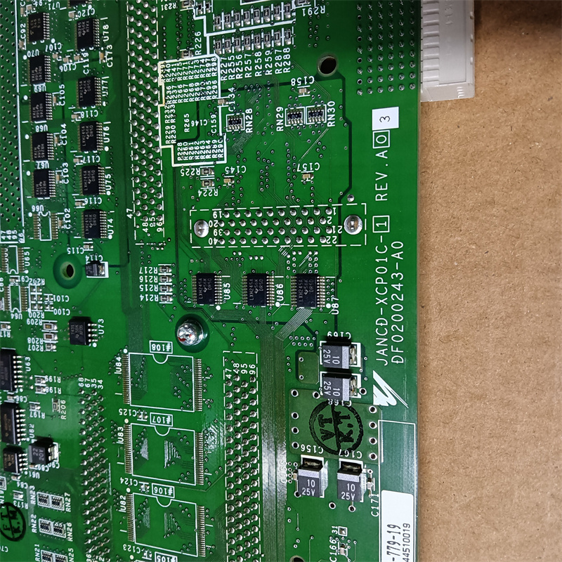 JANCD-XCP01C- 1 JANCD-XIF04-1 中古のロボット部品