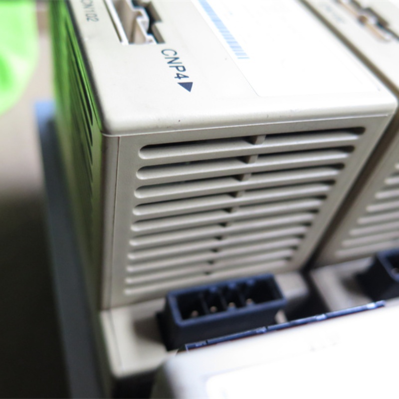 SGDR-SDA140A01B 中古のロボット部品