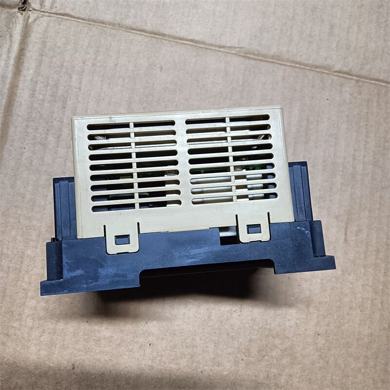 SGDR-SDA710A01BY29 中古のロボット部品