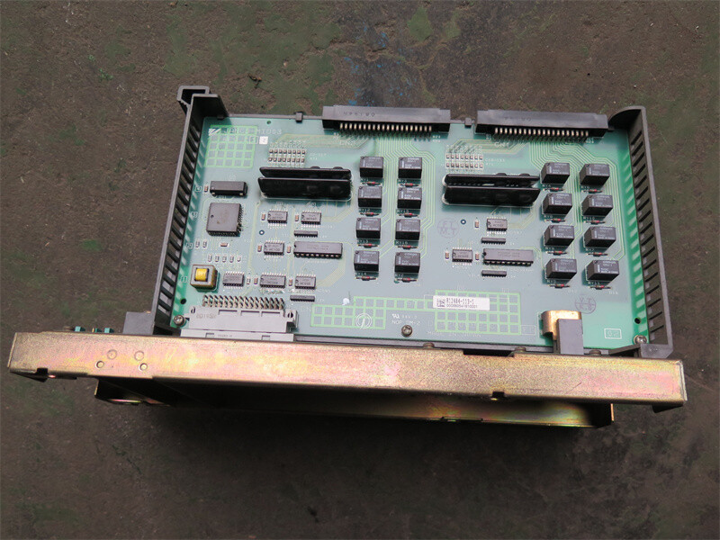 JANCD-MIO03 JARCR-XEB01-1 JARCR-XEB01-2 中古のロボット部品