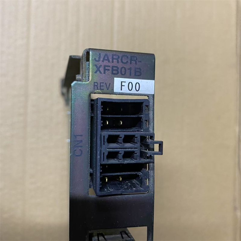 JARCR-XFB01B REV.F00 中古のロボット部品