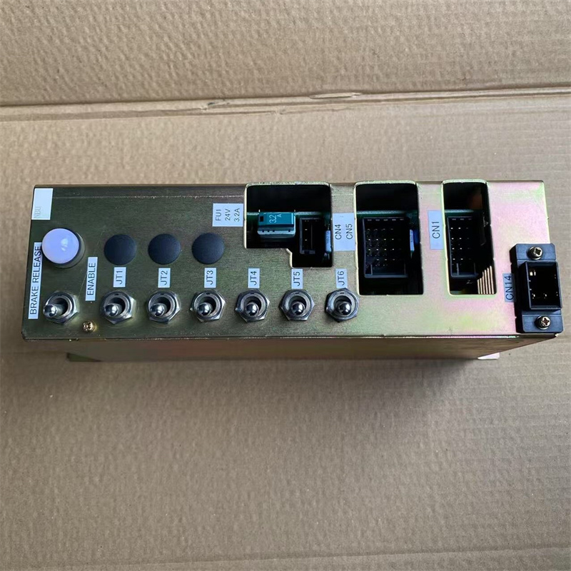 JZRCR-NBU01B-1TE 中古のロボット部品