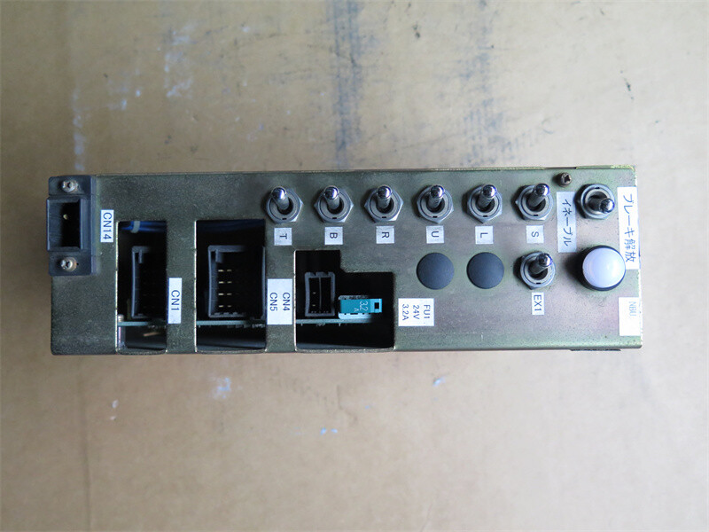 JZRCR-NBU01B-2 中古のロボット部品