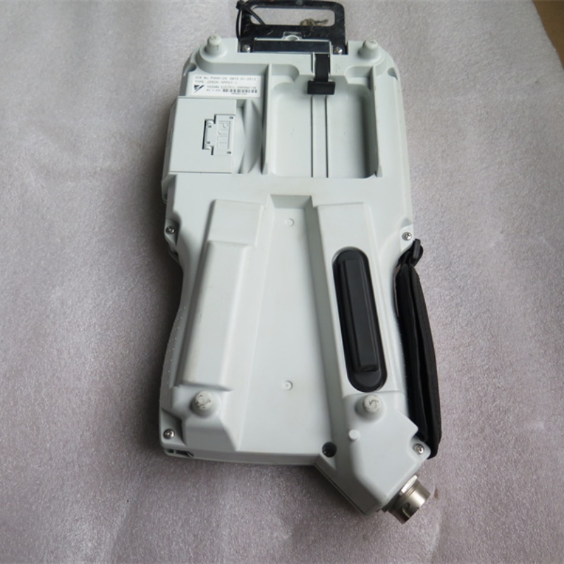 JZRCR-YPP07-1 中古ティーチペンダント