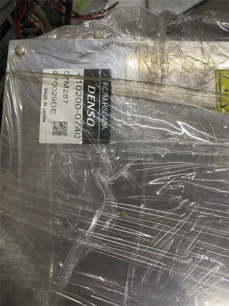 VS060A1-AV6-NNN-NANNN-NNNN RC7M-HSG4BA 中古デンソーロボット