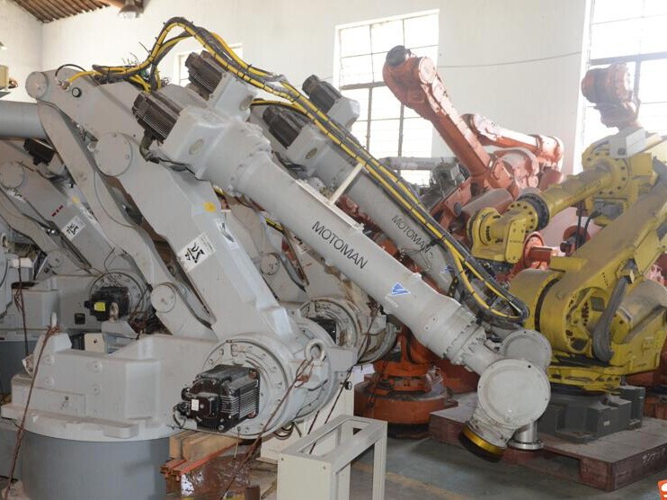Used industrial robots