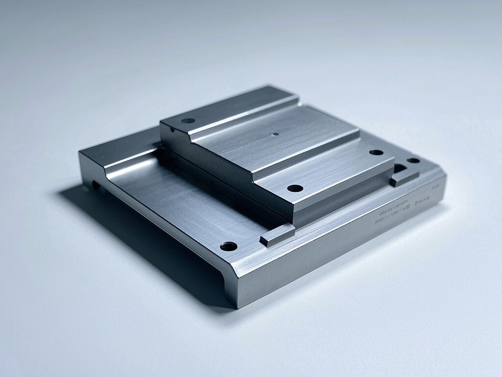 精密板金加工の進化：高精度と多機能性を実現