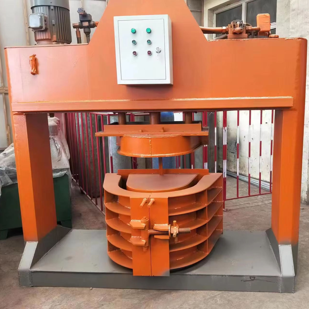 New Design Steel U Drain Mould Precast Concrete Casting Mold Drainage Pipe Making Machinery Cement U Drain Forming Machine