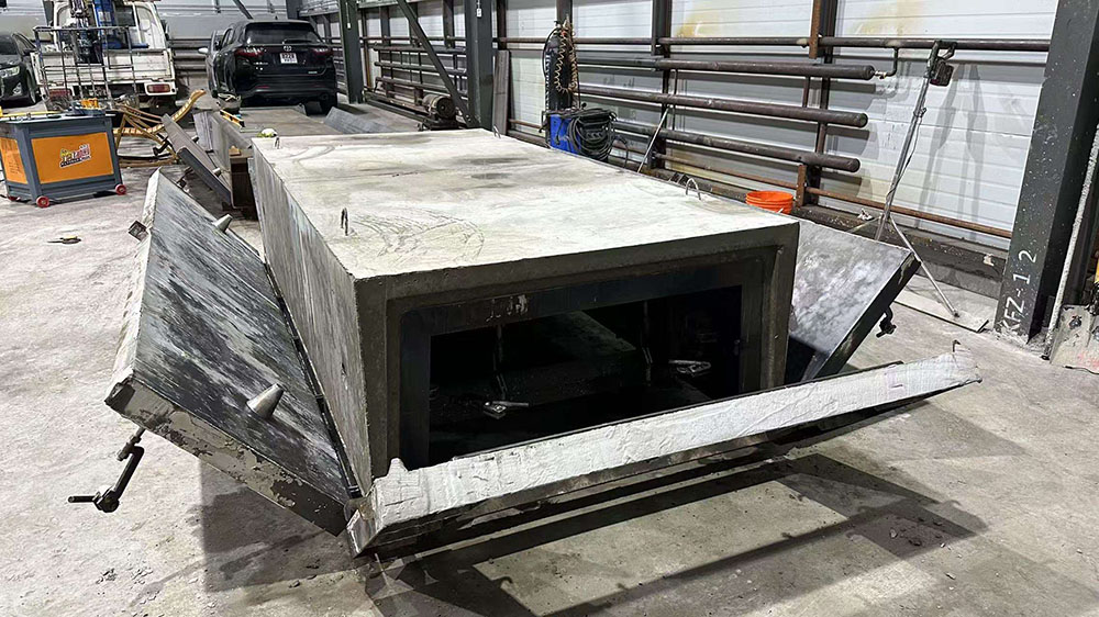 Precast Concrete Mold Wet Casting U Shape Mould Precast Concrete Channel Steel Mold for Water Drainage