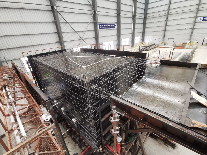 Prefabricated House Steel Structure with Container and Steel Mold Concrete Partition Wall Panel Low-Cost Prefab House