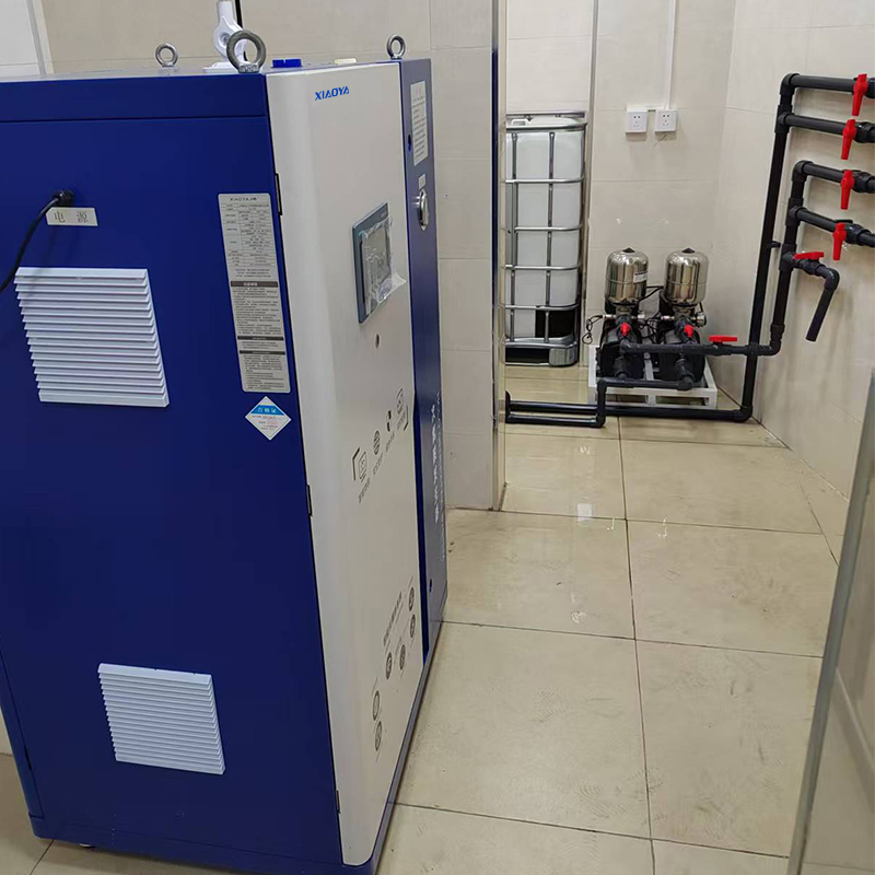 Generator asam hipoklorit untuk disinfeksi medis