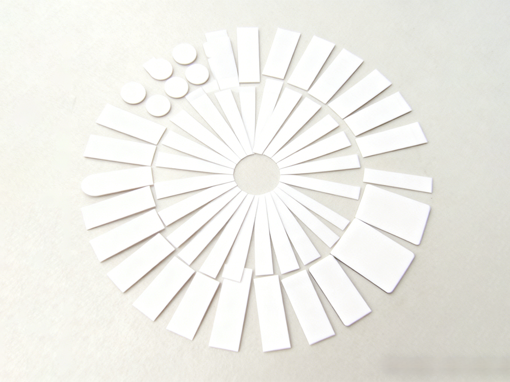 アクリル系放熱シート（シリコンフリー）