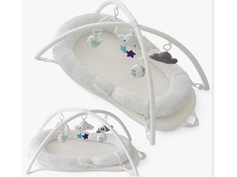 Newborn anti-startle and anti-pressure crib/portable uterus-inspired anti-pressure crib/anti-startle and soothing crib