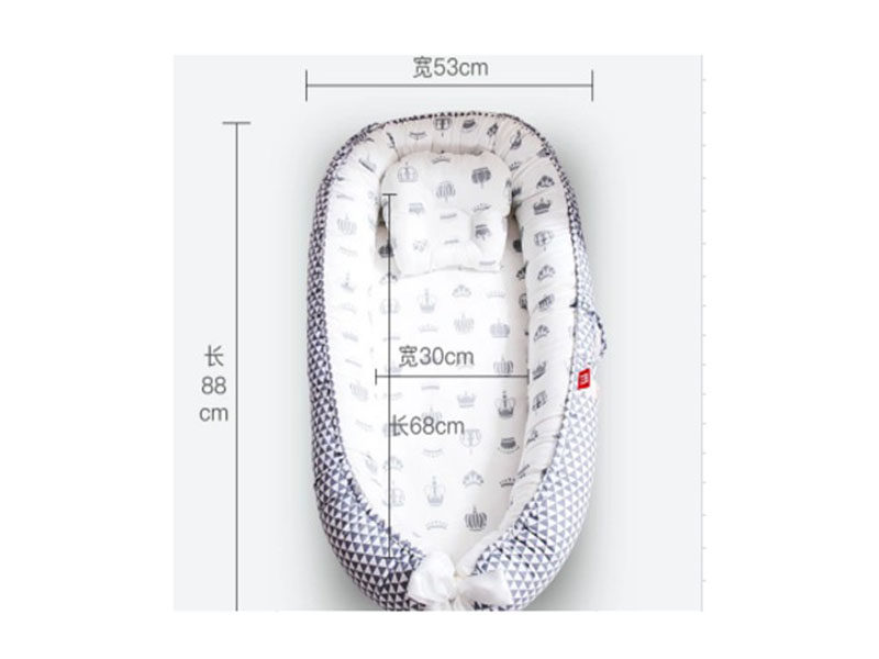 Portable anti-pinch bed for newborns