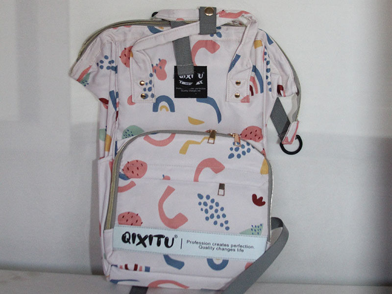 Large capacity diaper bag / Multifunctional baby bag / Storage bag for mother and baby / Portable bag with insulated milk compartment Large capacity diaper bag / Multifunctional baby bag / Storage bag for mother and baby / Portable bag with insulated milk compartment