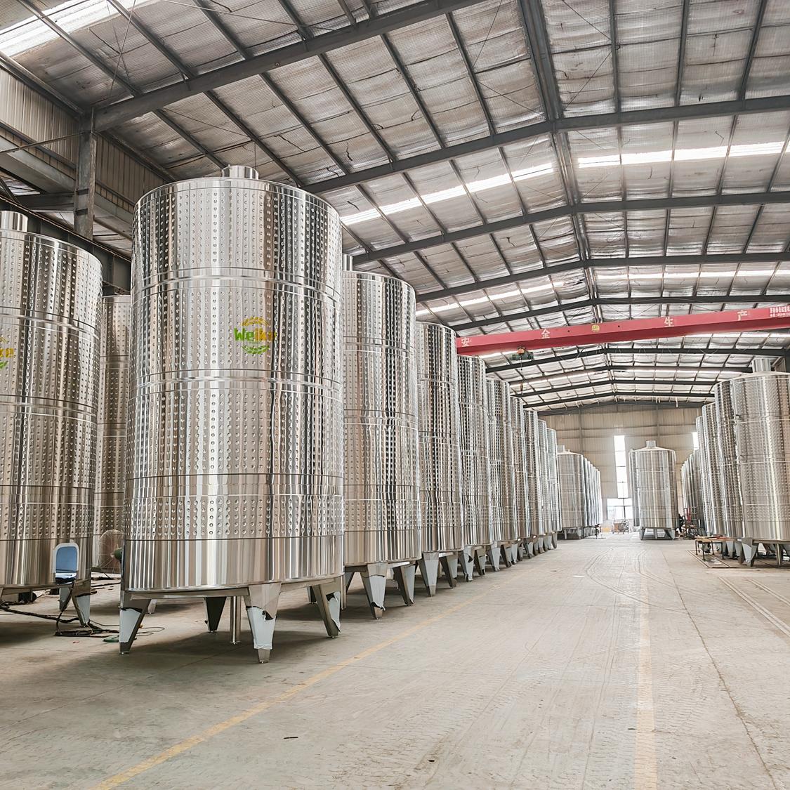 ステンレス鋼製密閉ワインタンク