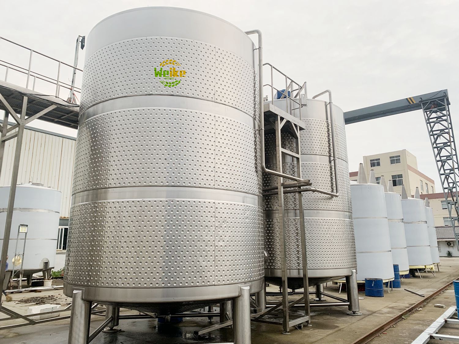 ステンレス鋼製密閉ワインタンク