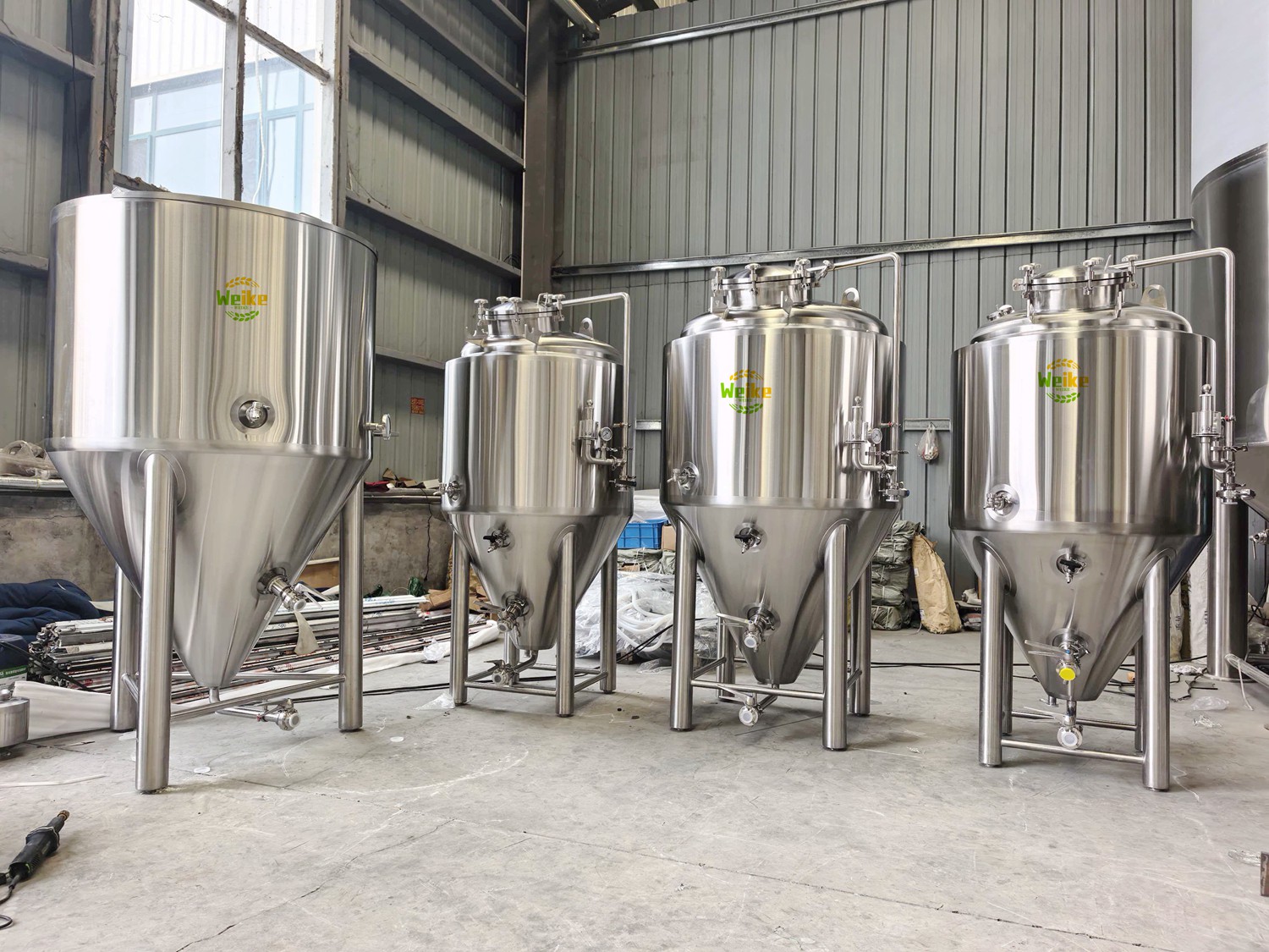 コニカルビール発酵槽 | ステンレス製醸造発酵タンク