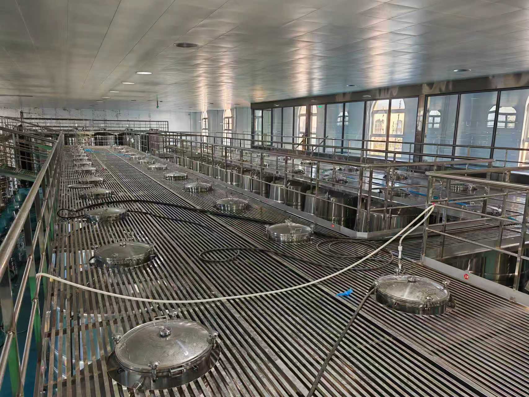 pekerjaan baja tahan karat