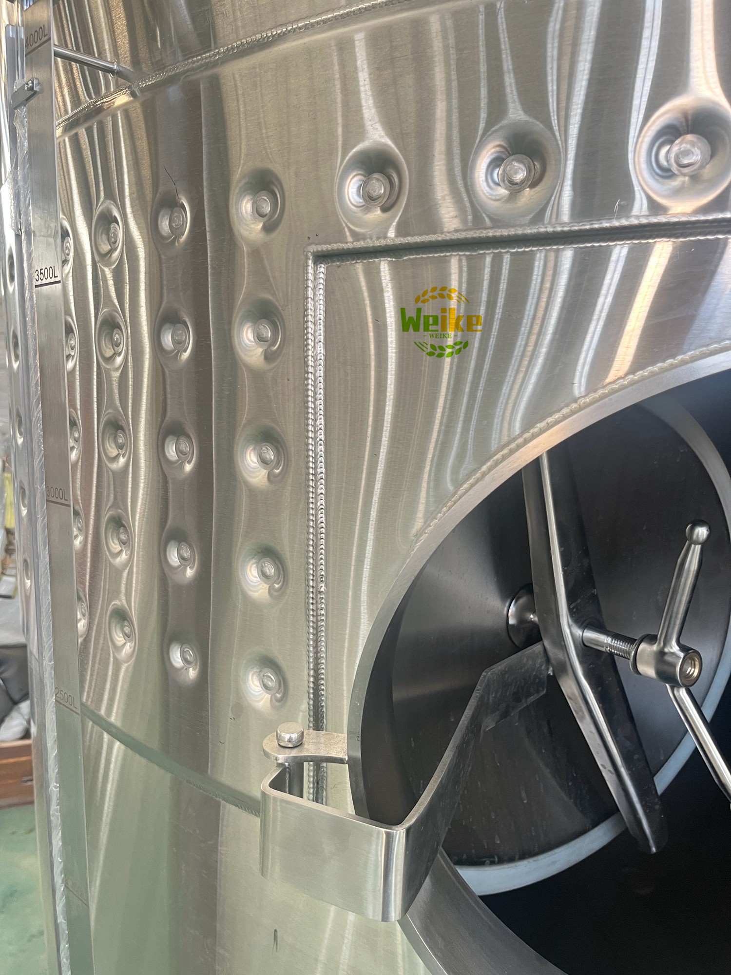 tangki fermentasi anggur merah