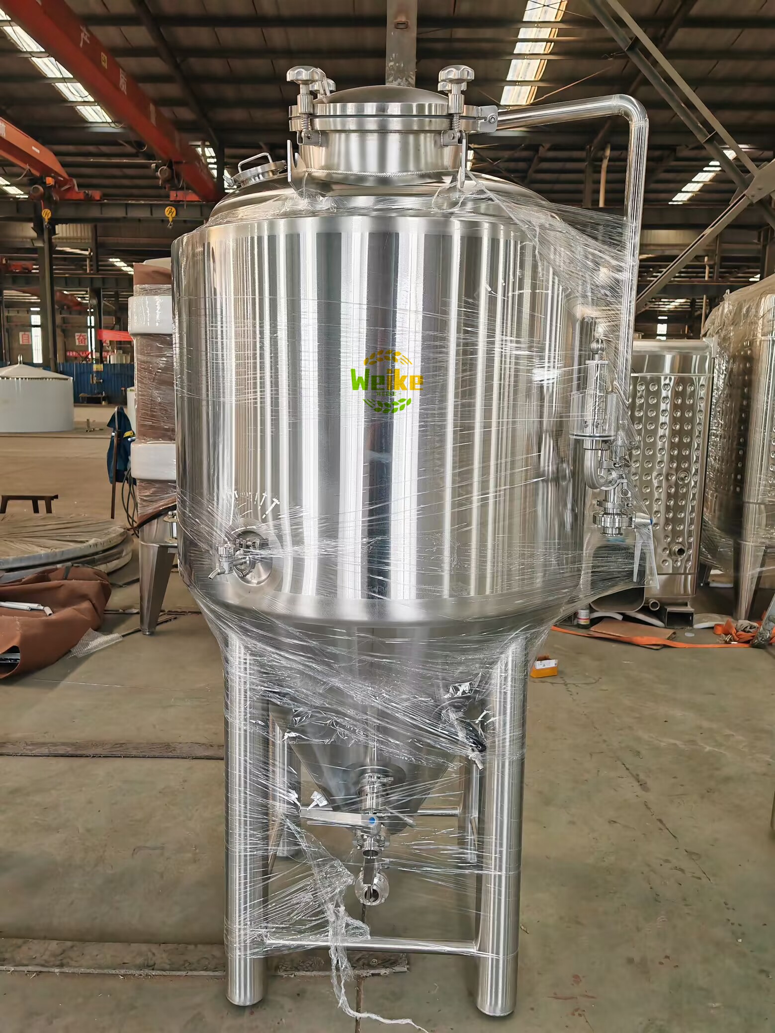 Tangki fermentasi bir berbentuk kerucut