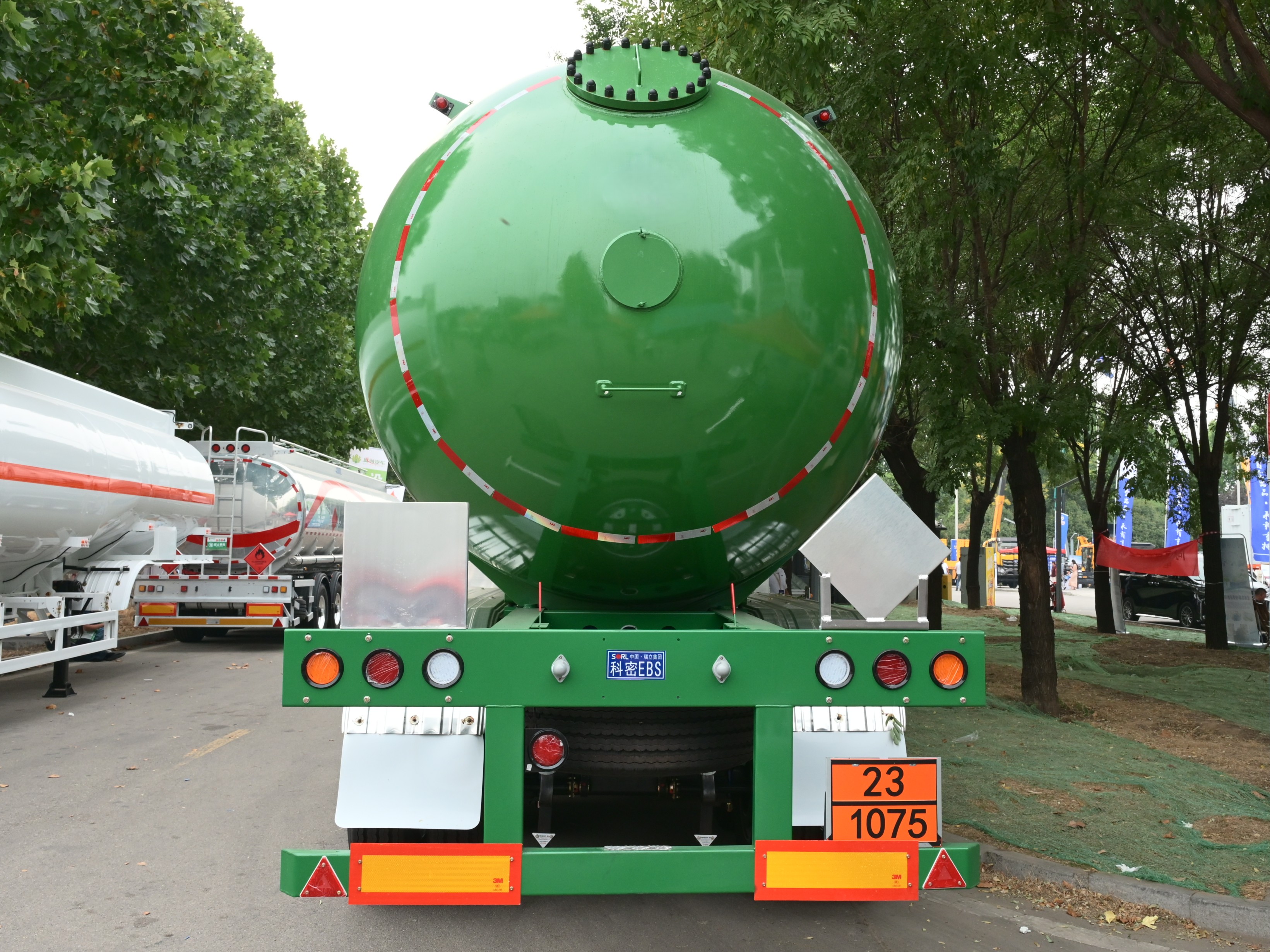 รถพ่วงบรรทุกก๊าซ LPG (ก๊าซปิโตรเลียมเหลว)