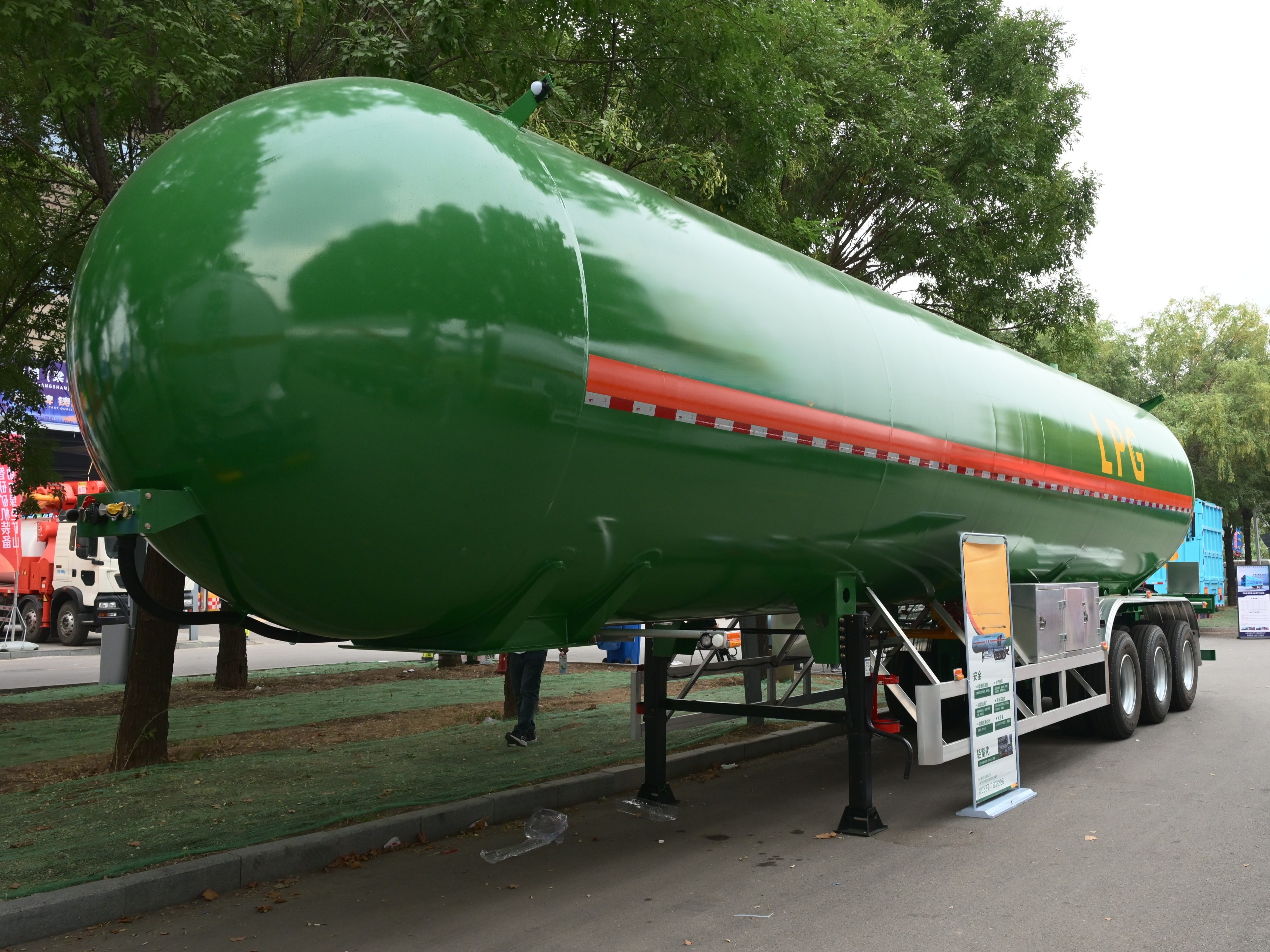 รถพ่วงบรรทุกก๊าซ LPG (ก๊าซปิโตรเลียมเหลว)
